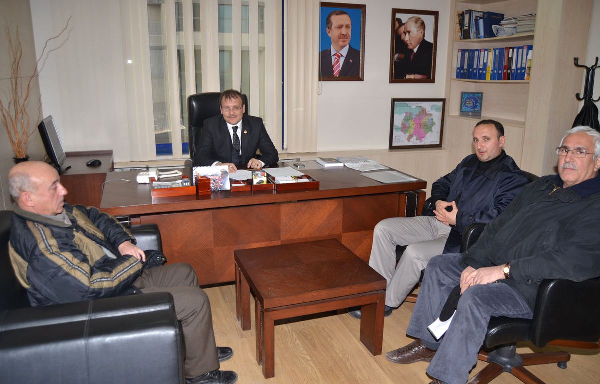 AK Parti\'de Nöbetçi Vekiller Dert Dinliyor
