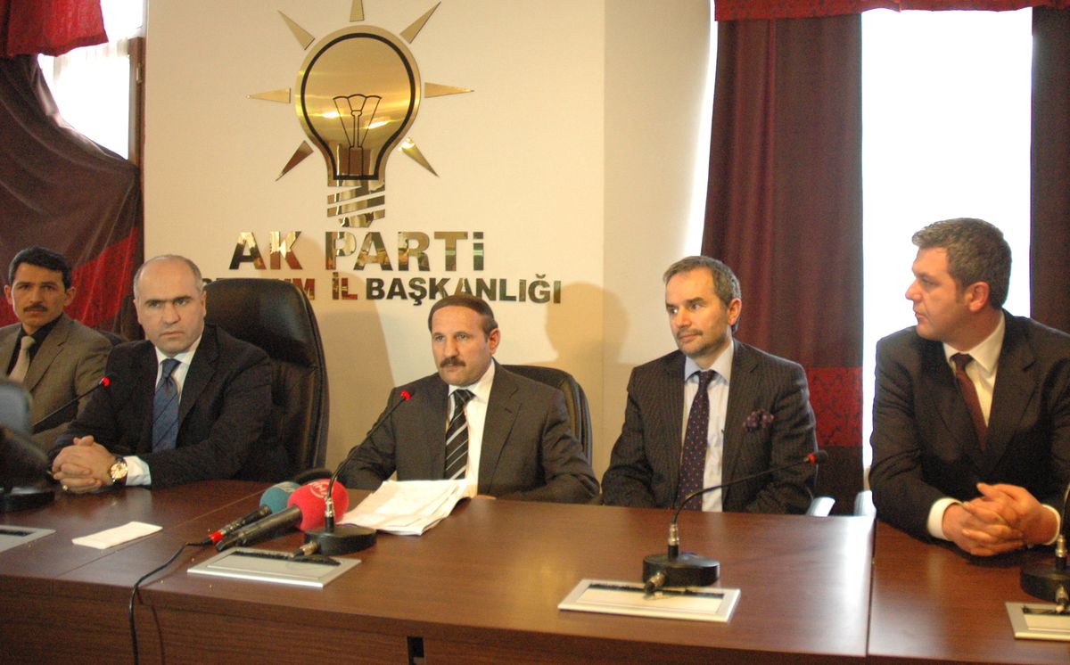 Aşkale Belediye Başkanı Yaptırmış, Gözaltı İddiasıyla İlgili Açıklamalarda Bulundu