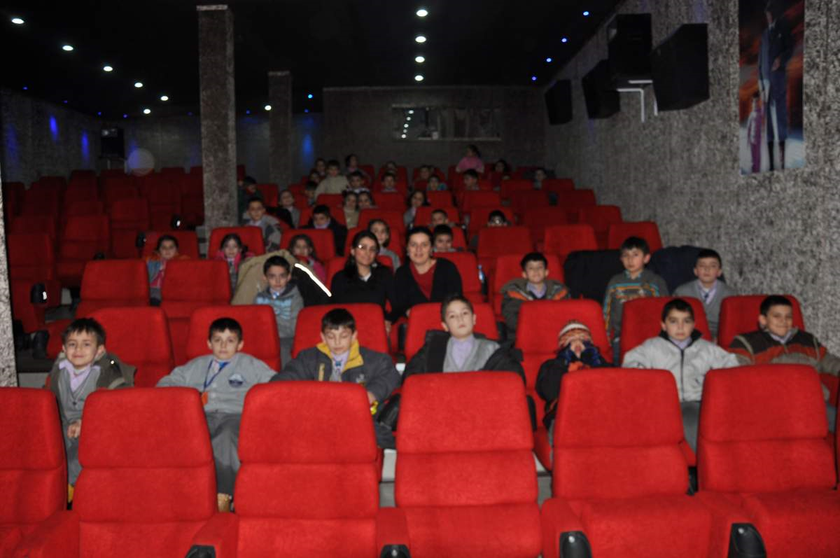 Azize Analı Öğrenciler Sinemada Buluştu