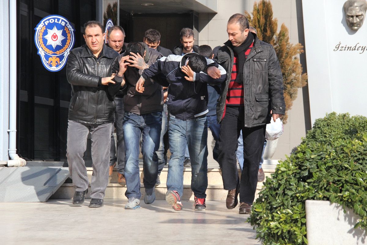 Balkon Fareleri Yakayı Terminalde Ele Verdi