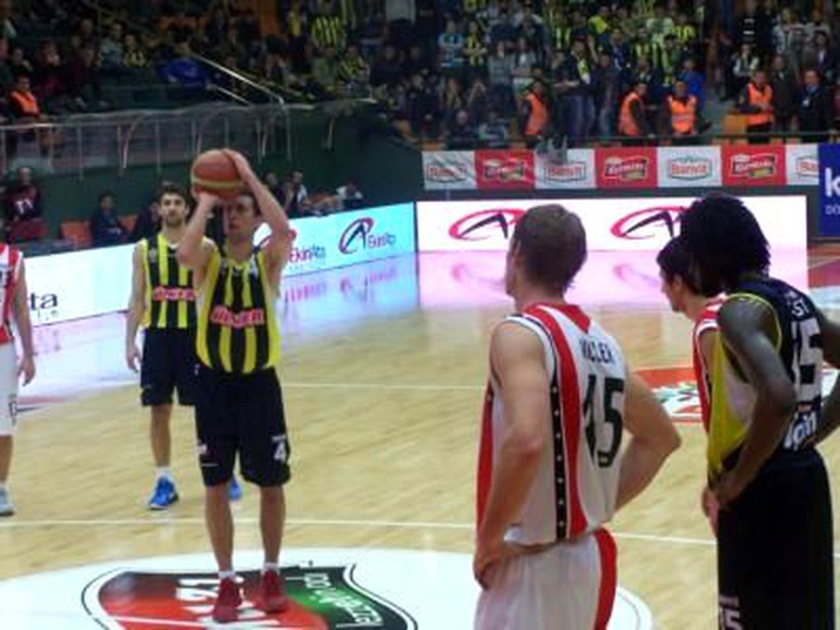 Bandırma Kırmızı: 77 - Fenerbahçe Ülker : 71