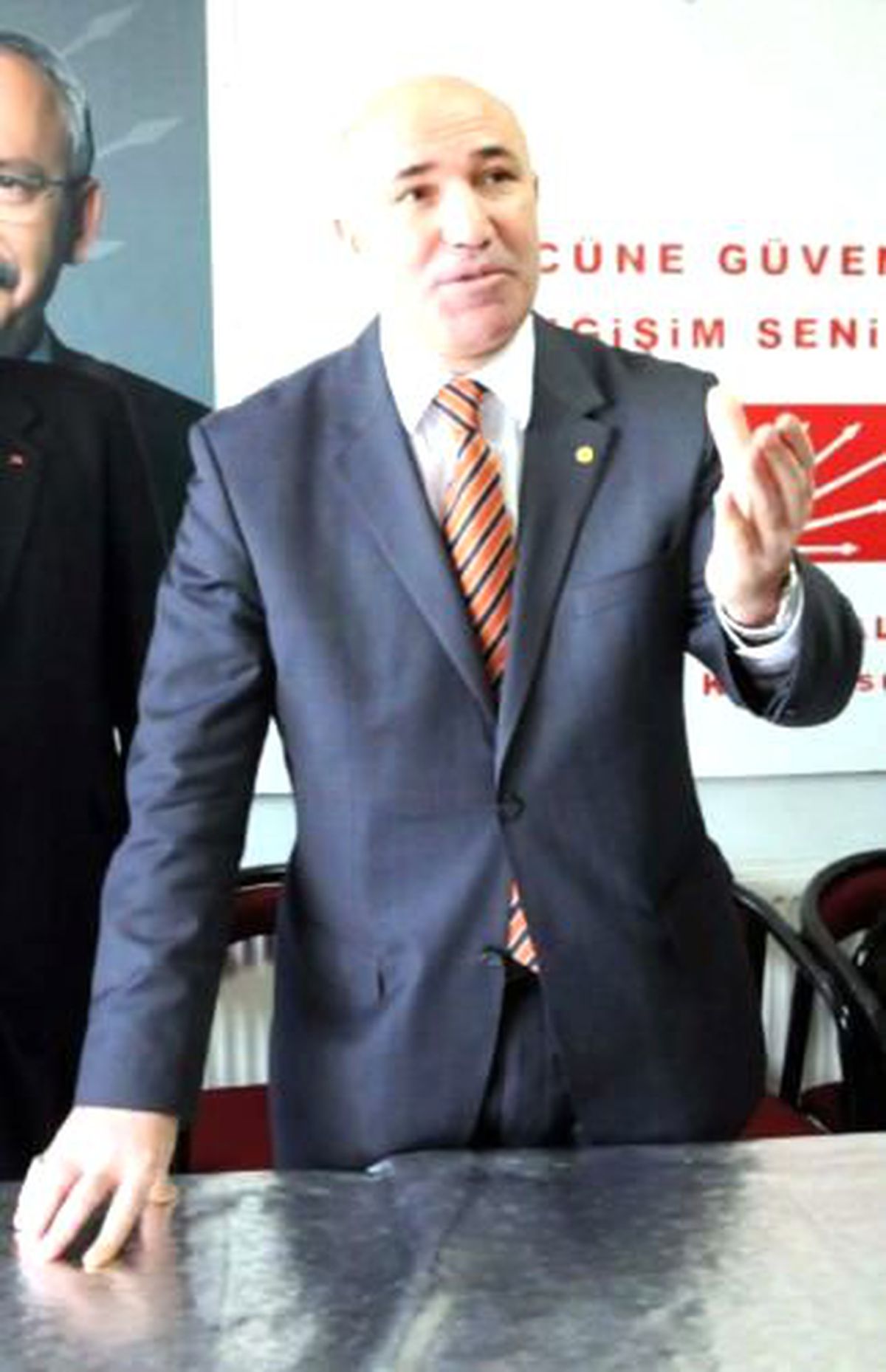 CHP\'li Tanal, Başbakan Erdoğan\'ı Saddam\'a Benzetti