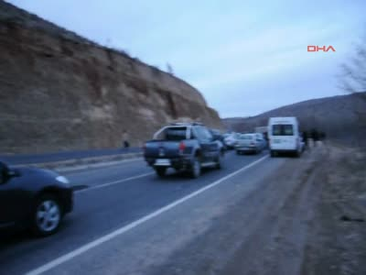 Diyarbakır Karayolu\'nda Yakalanan Bomba Yüklü Araçta 150 Kilo Patlayıcı Ele Geçirildi