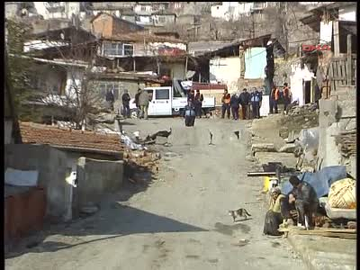 Heyelanlar Nedeniyle Mahalle Boşaltılıyor