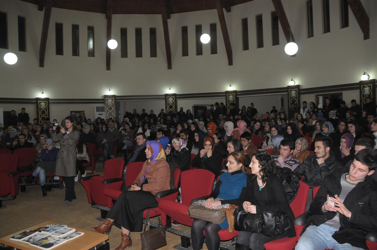 İnegöl\'de Şiir Dolu Gece
