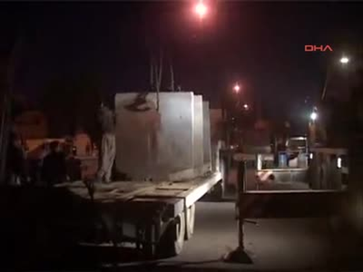 Iraklılar Beton Duvarlardan Kurtuluyor