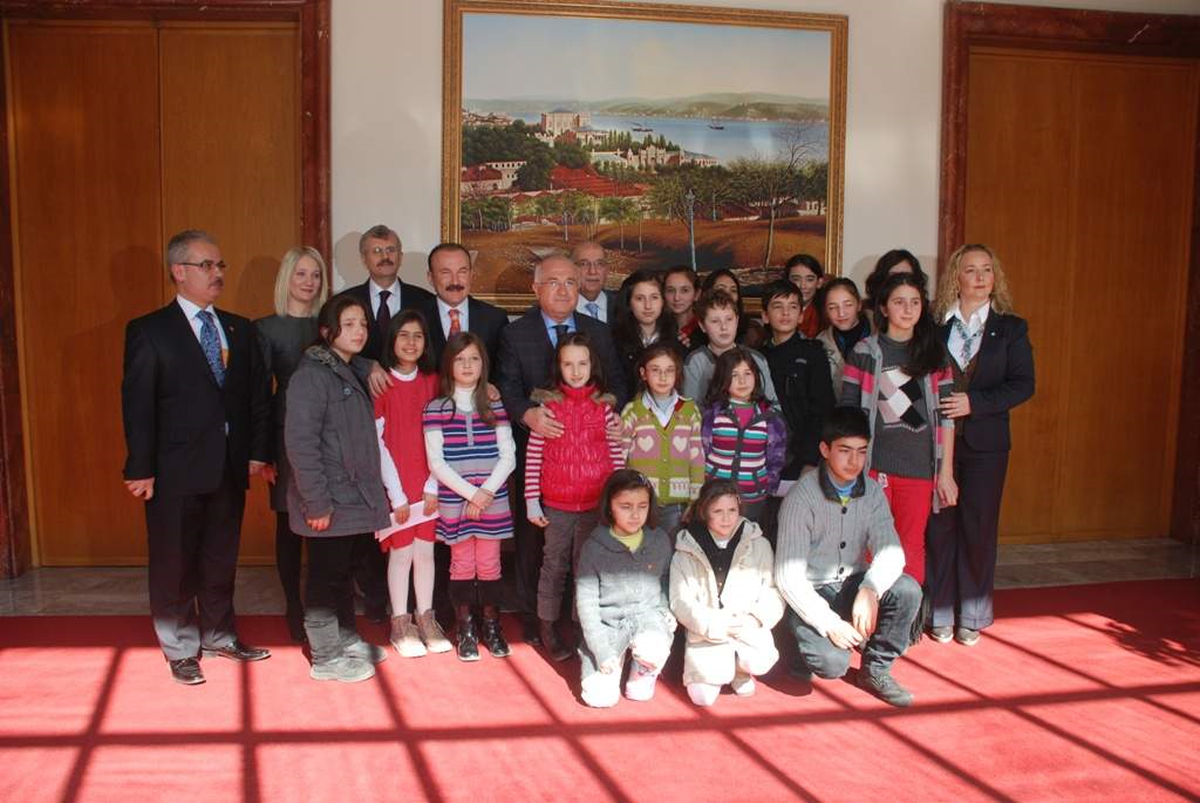 İzmitli Çocuklar, TBMM Başkanını Ziyaret Etti