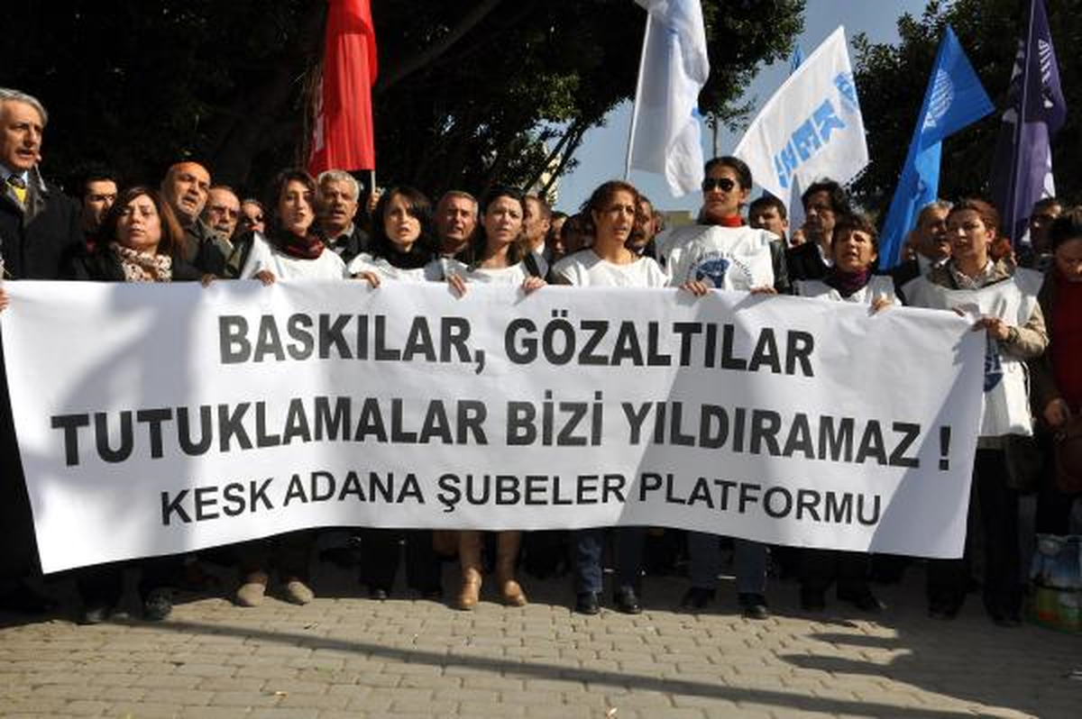 Kesk Üyelerinden Kck Soruşturmasına Protesto