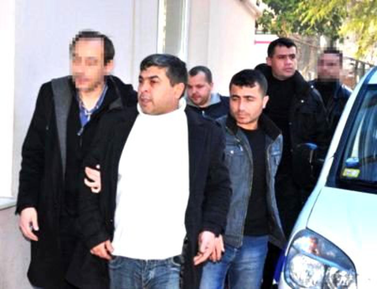 Manisa\'da, Zorla Fuhuş İddiasına 4 Gözaltı