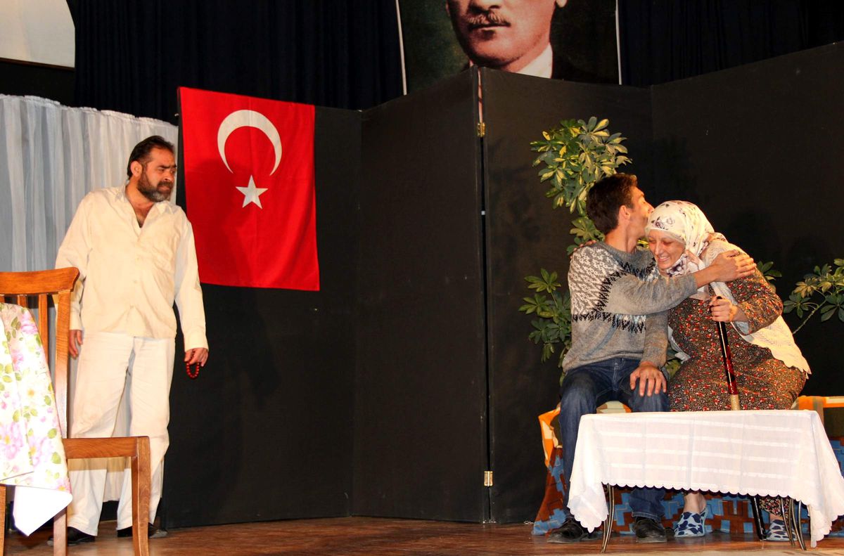 \'Mum Işığı\' Nazillilerle Buluştu