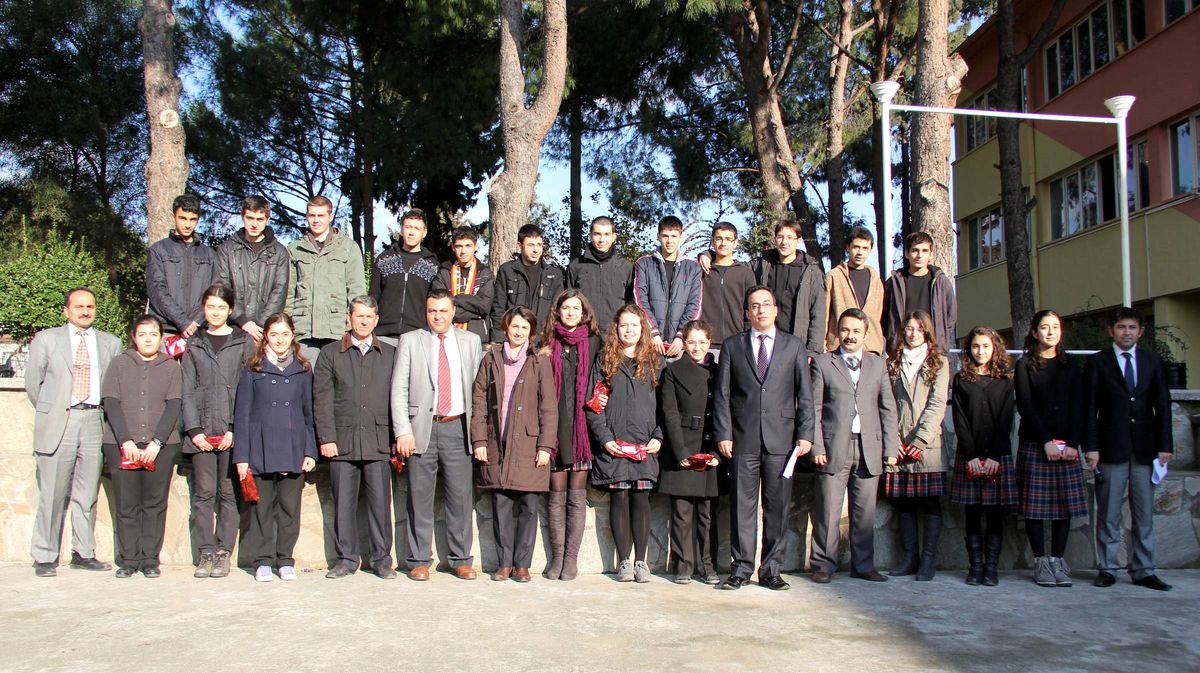 Öğretmen Lisesi\'nde Başarılı Öğretmen ve Öğrenciler Ödüllendirildi