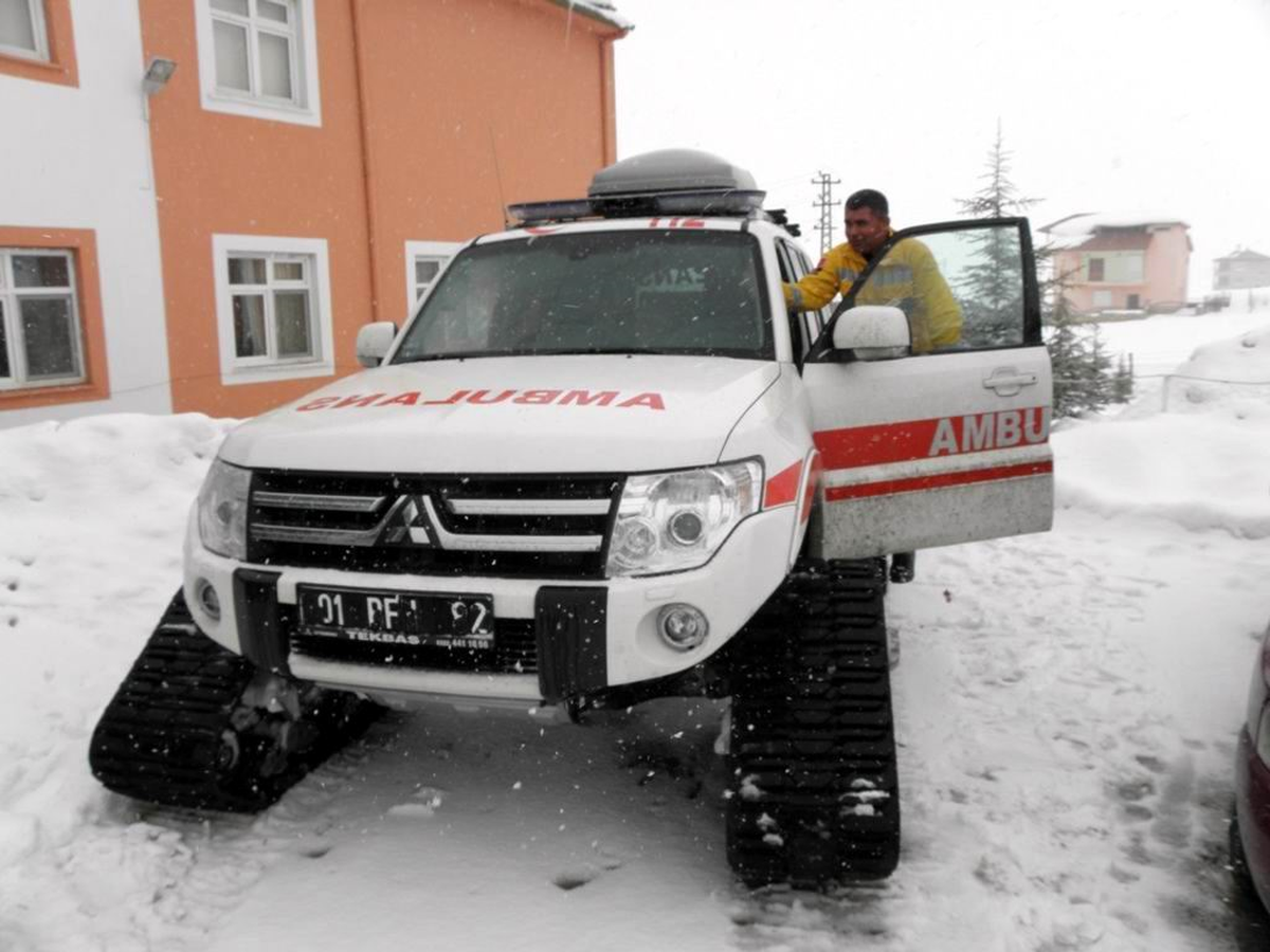 Tufanbeyli\'ye Paletli Ambulans
