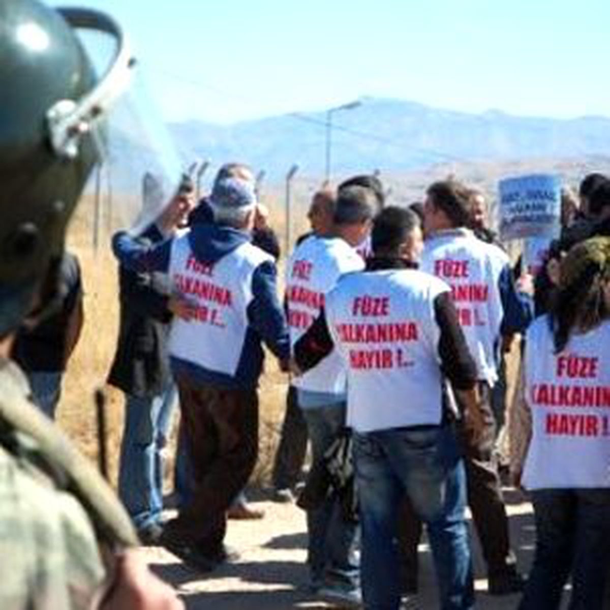 Türkiye\'deki Füze Kalkanı Protestolarına İran İlgisi