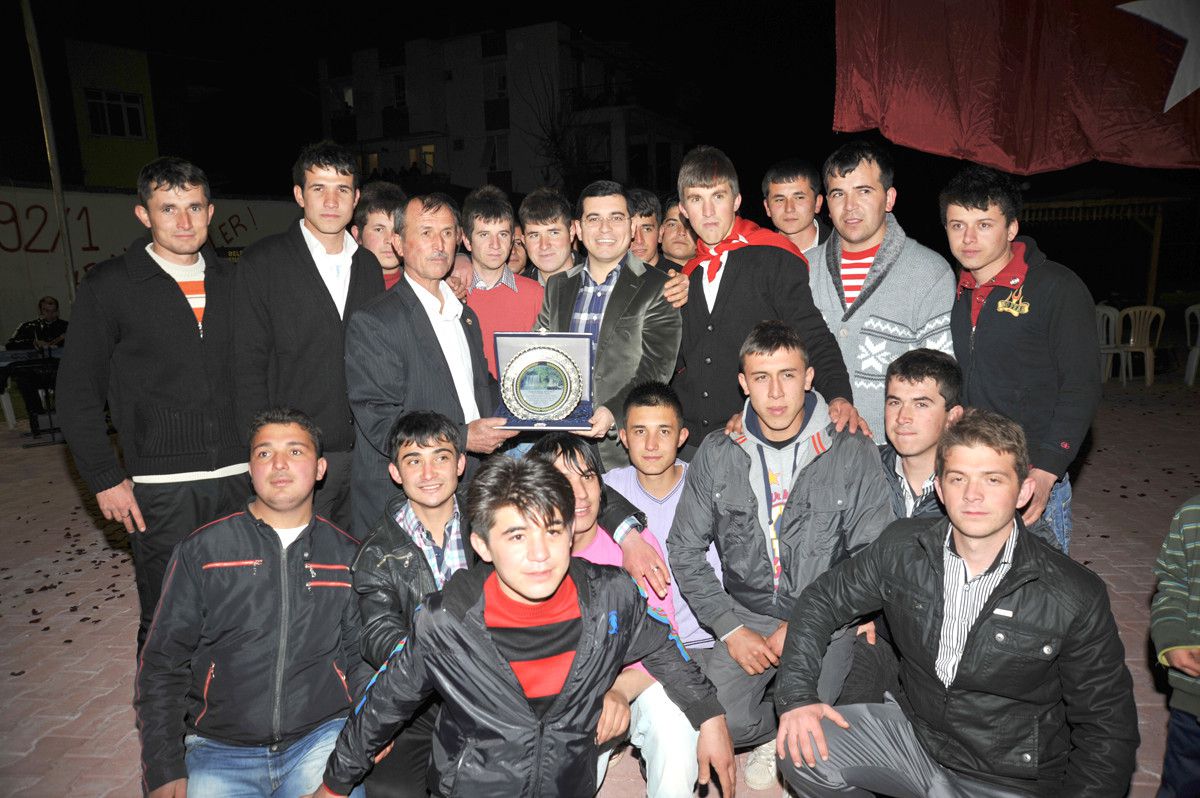Varsak\'a Asker Uğurlama Meydanı