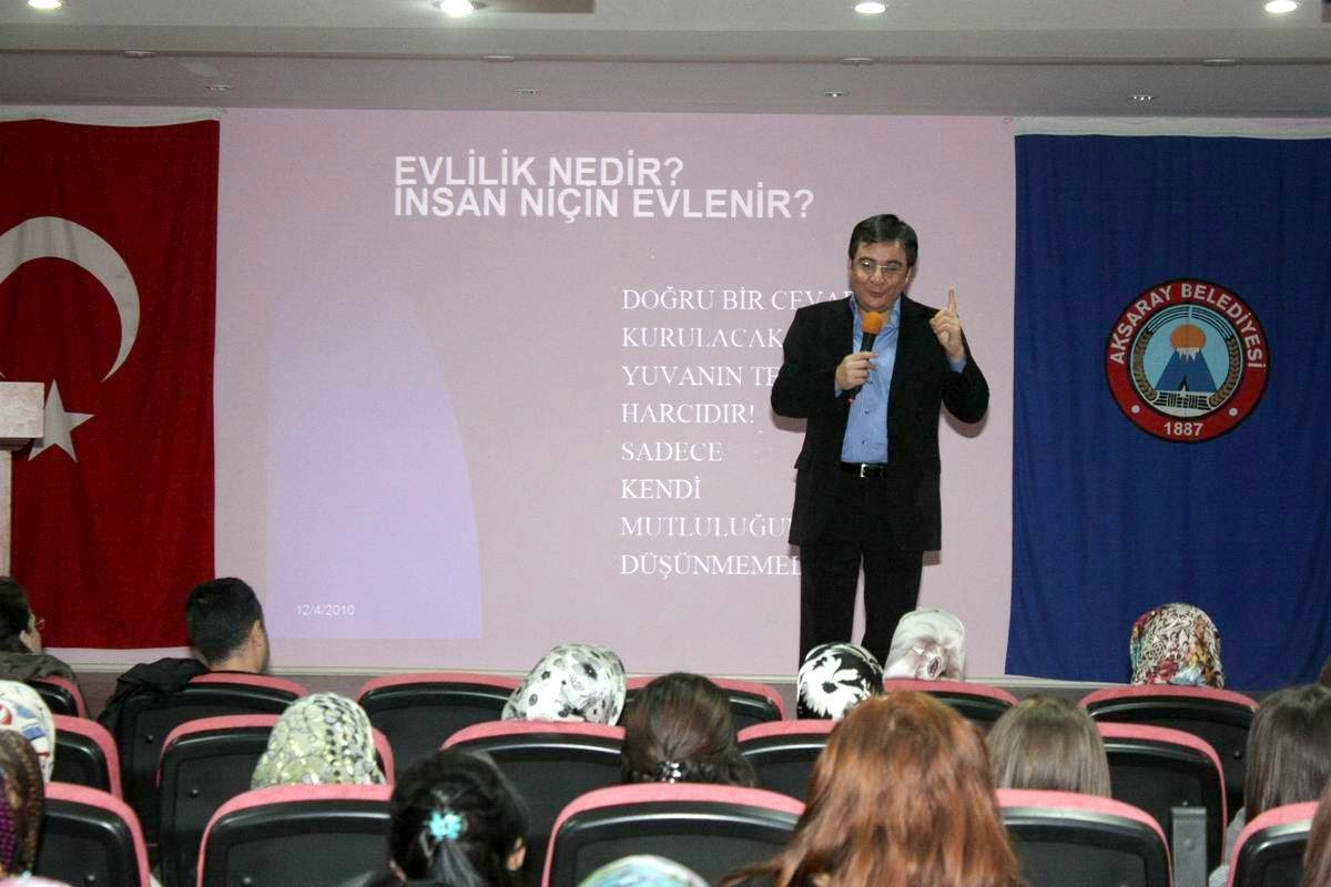 Aksaray\'da Huzurlu Aile ve Mutlu Evlilik Okulu\'nda Kayıtlar Sürüyor