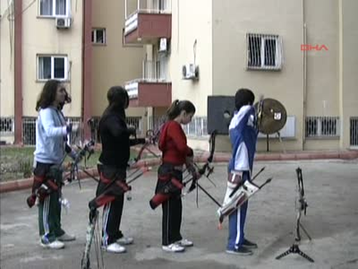 Antrenman Sahası Bile Olmayan Mersinli Okçular Türkiye Şampiyonu Oldu