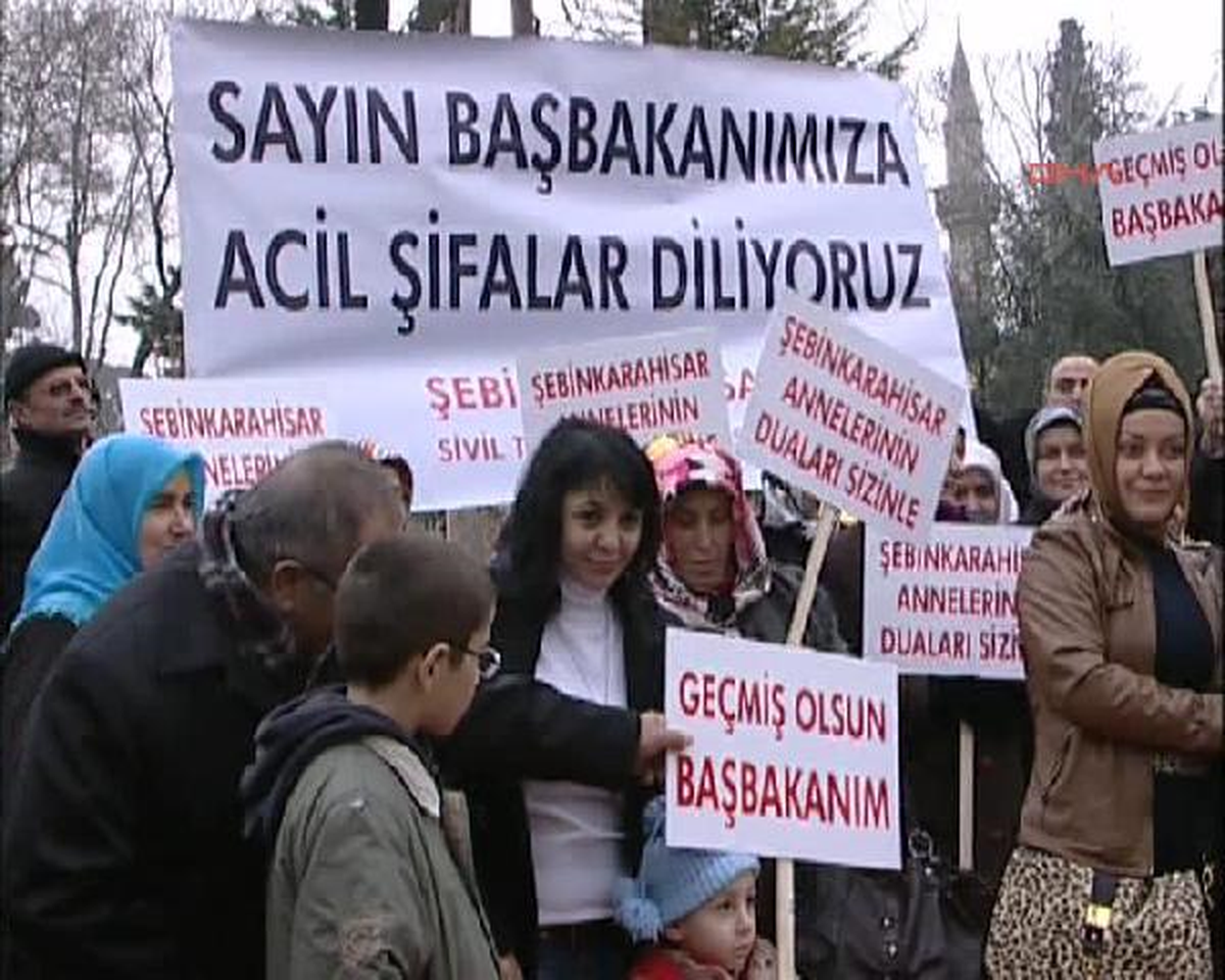 Başbakan Erdoğan'dan Şebinkarahisarlılara Kuruyemiş Jesti