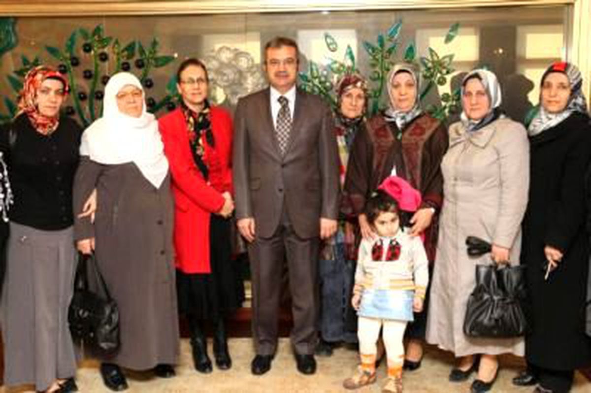 Başkan Köşker, Çayırova Kadın Kolları Yönetimini Kabul Etti
