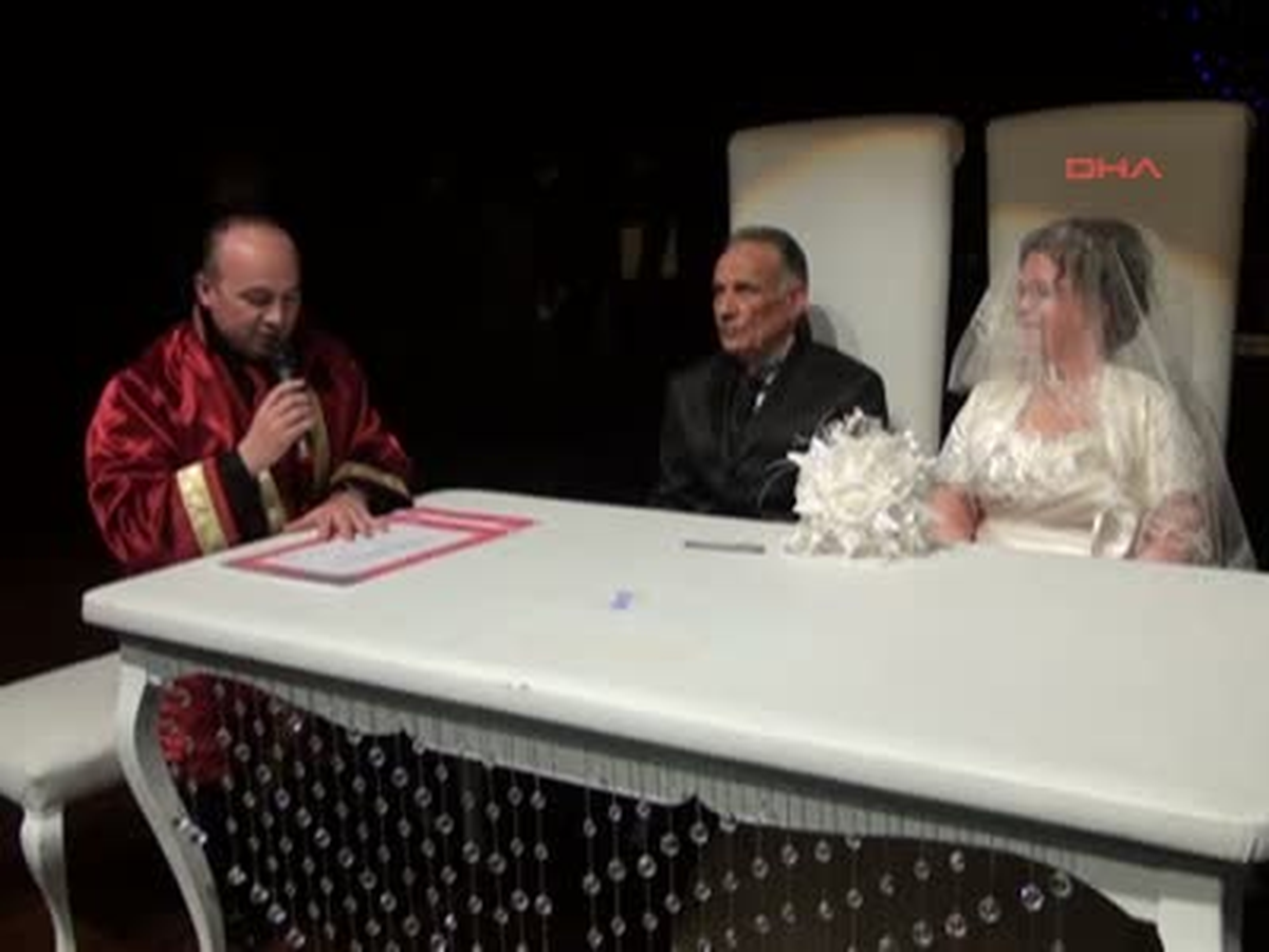 'Bir Yastıkta, Bir Asra Doğru'