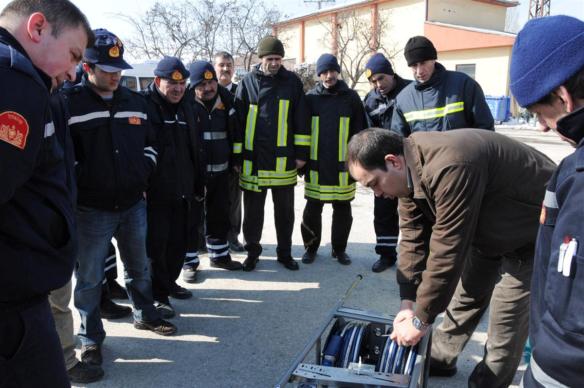 Bozüyük Belediyesi\'ne Yeni Alınan Acil Kurtarma Aracı İtfaiyecilere Tanıtıldı