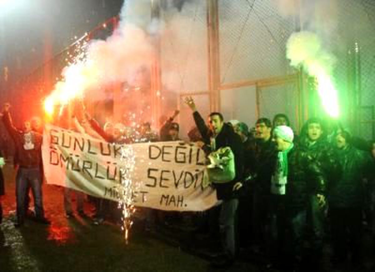 Bursaspor Taraftarlarından Sevgililer Günü Sürprizi