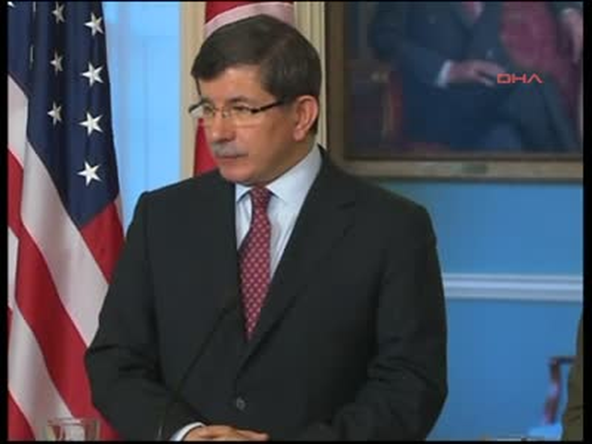 Clinton Ortak Basın Toplantısı 3 Davutoğlu: İnsanların Bombalanmasına Seyirci Kalamayız