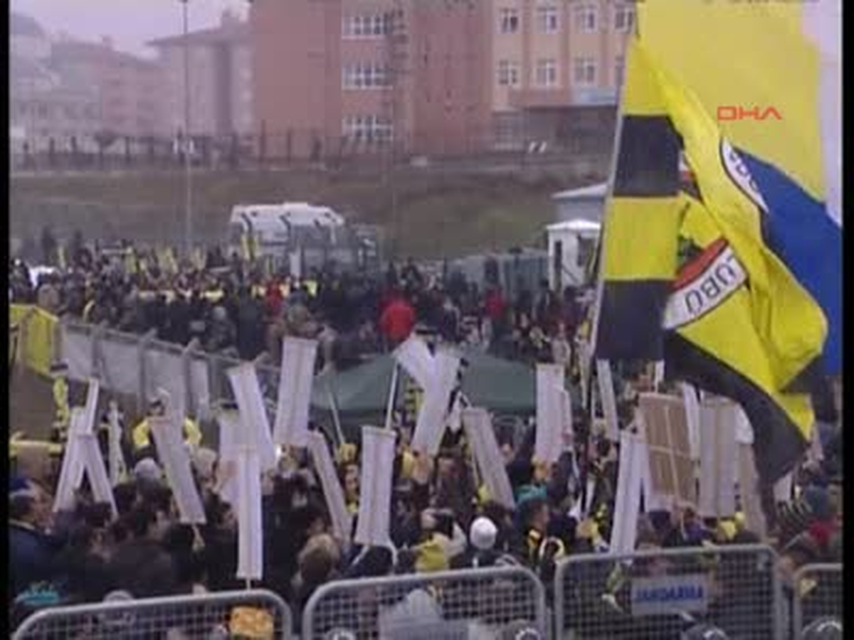 Fenerbahçeli İlk Taraftar Grubu Silivri\'ye Ulaştı3