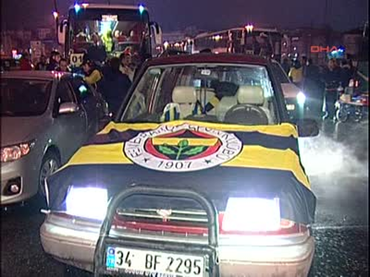 Fenerbahçeli Taraftarlar Haklıyız, Kazanacağız
