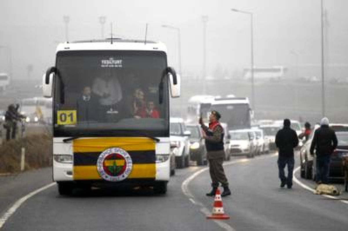 Fenerbahçeli Taraftarlar Kadıköy\'den Silivri\'ye Konvoy Oluşturdu