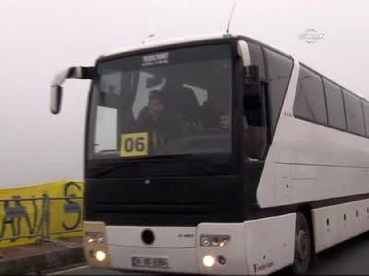 Fenerbahçeli Taraftarlar TEM Otoyolunu Kesti