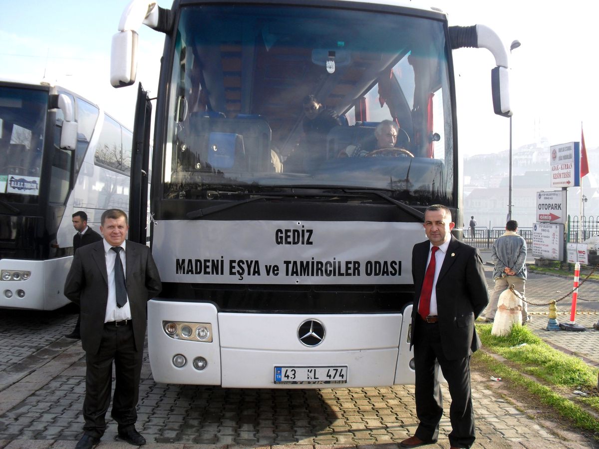 Gediz Esnaf ve Sanatkarlar Odası Üyelerine Metal Geliştirme Fuarı Gezisi Düzenlendi
