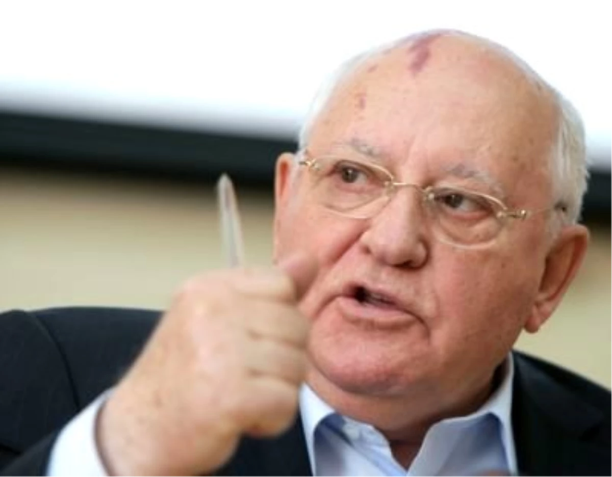 Gorbaçov\'dan Ülkesine Seçim Çağrısı