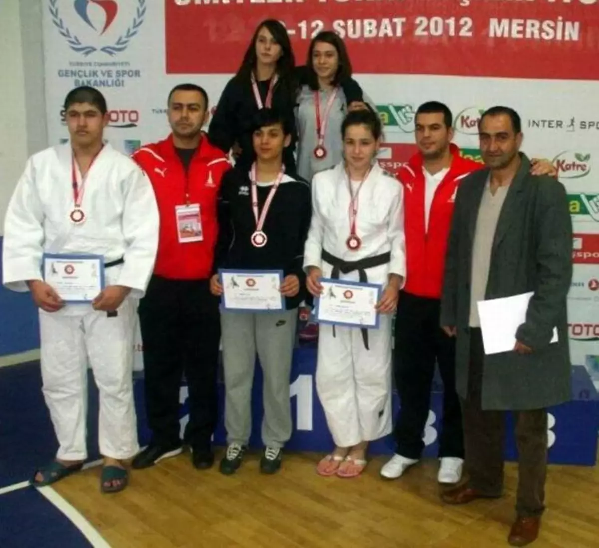 Judo\'da İzmir\'in Gururu Oldular