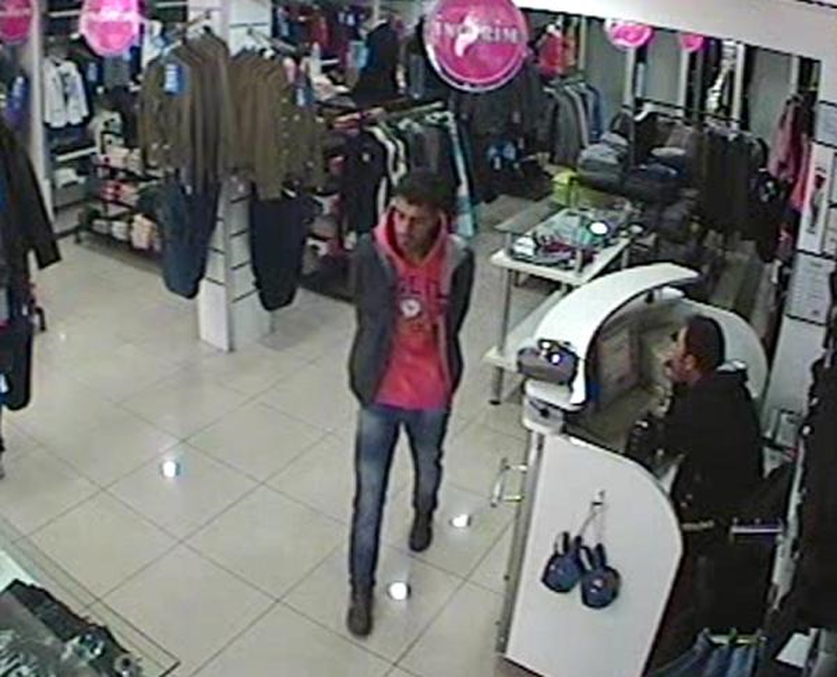Mağazada, Patronunun Çantasından 3 Bin Lira Çalıp Kaçtı