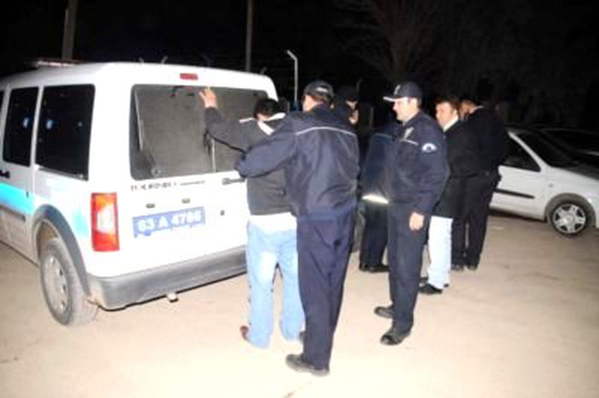 Mersin\'de Terör Operasyonu: 10 Gözaltı