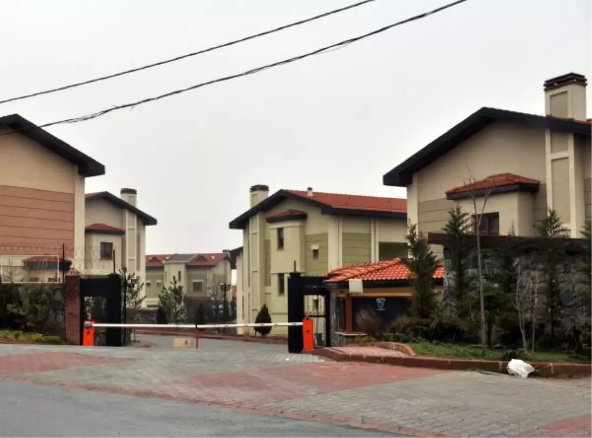 Oğlunu Bıçakla Öldürdü