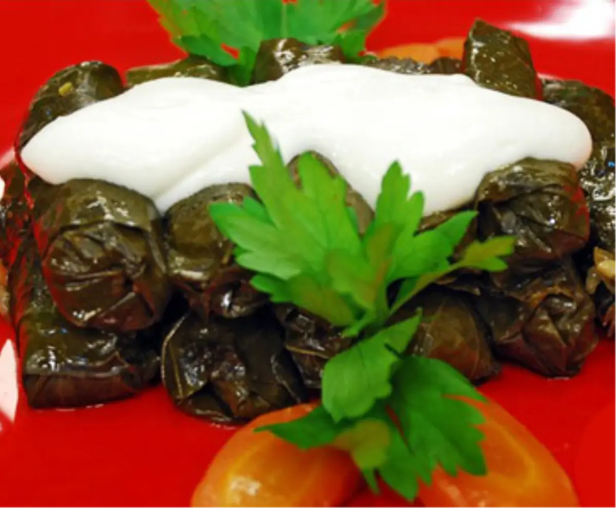 Oktay Usta\'dan Mantarlı Yaprak Sarma