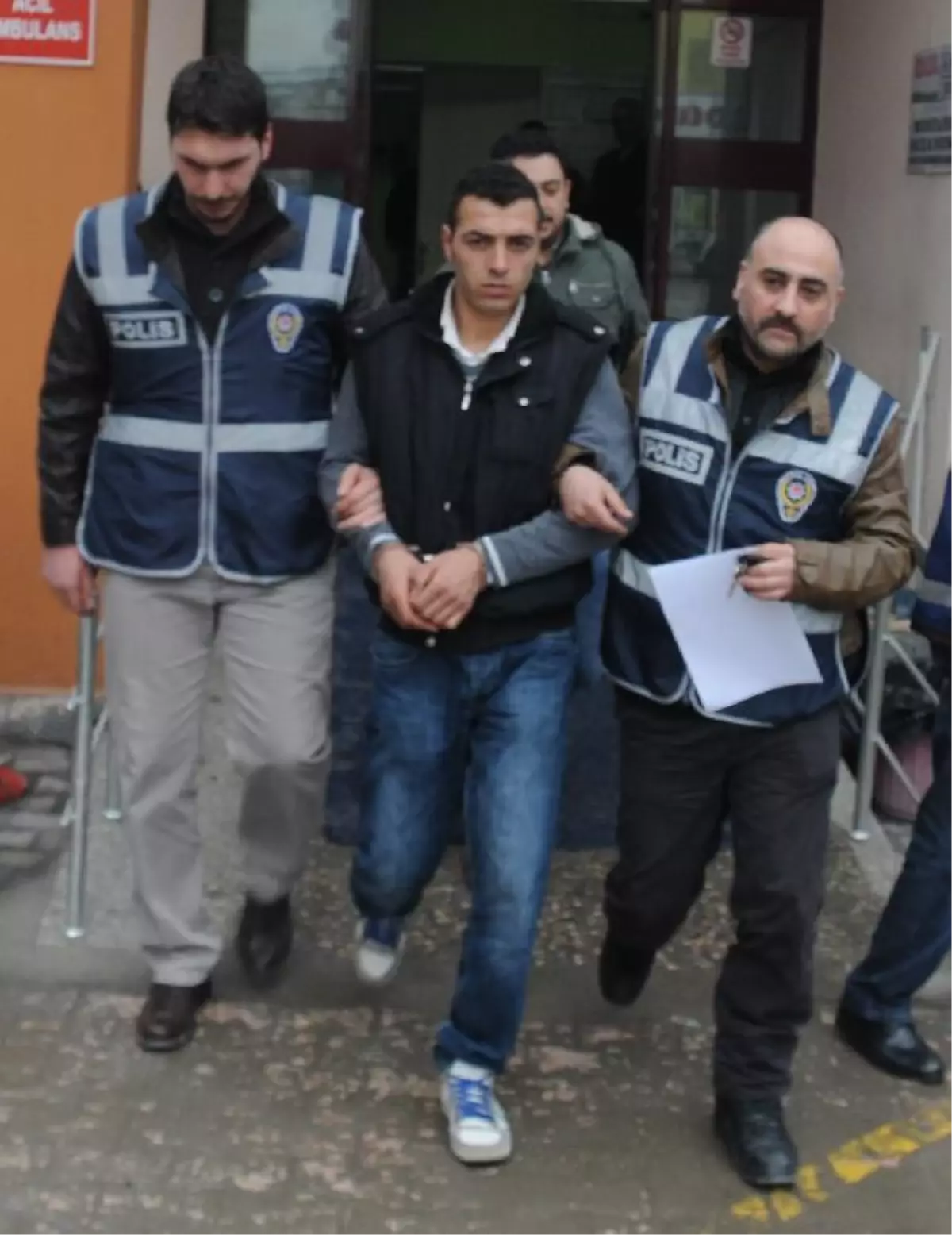 Parmak İzi Bırakmamak İçin Eline Çorap Geçiren Hırsız Yakalandı