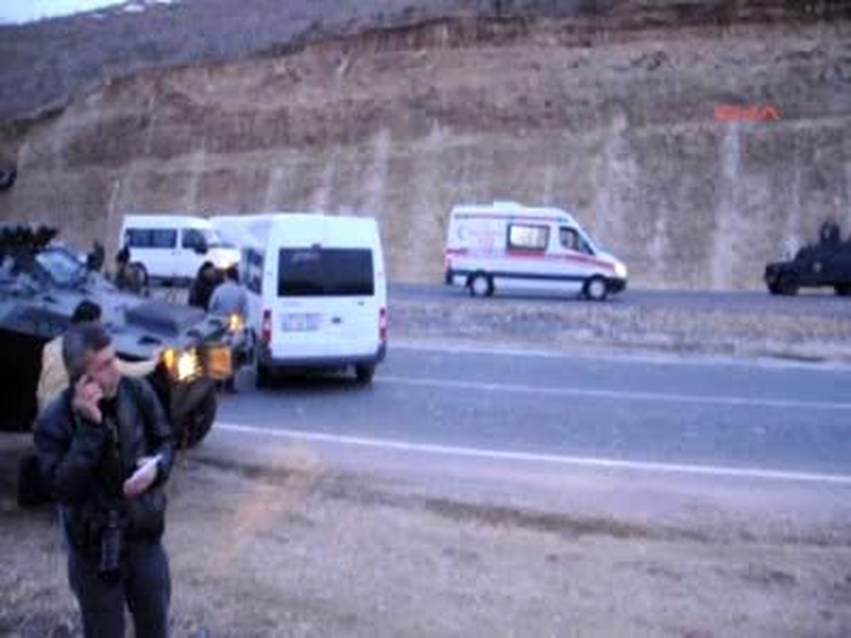 PKK\'lılar Güvenlik Güçleriyle Çatıştı.