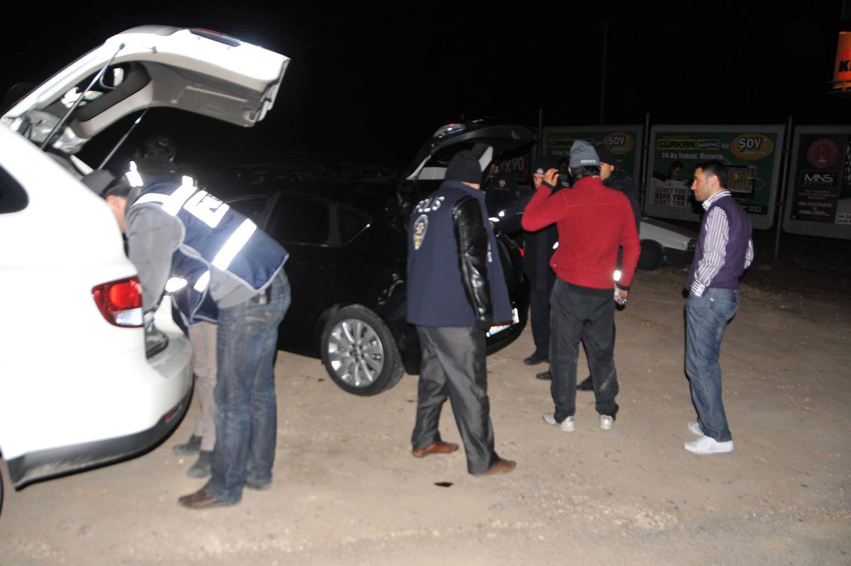 Polis Ekiplerinden 15 Şubat Uygulaması