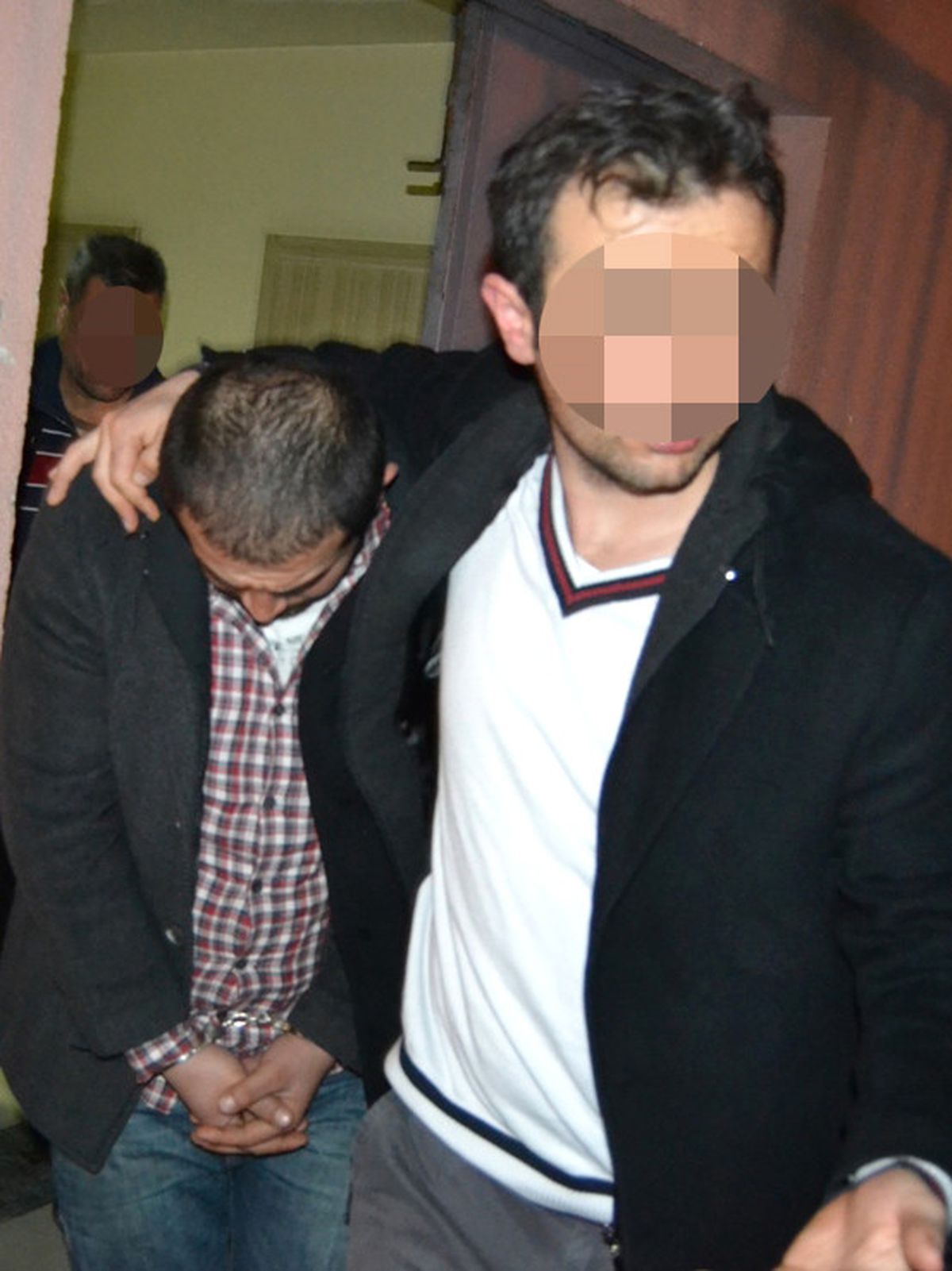 Polisten \'Sevgililer Günü\' Operasyonu