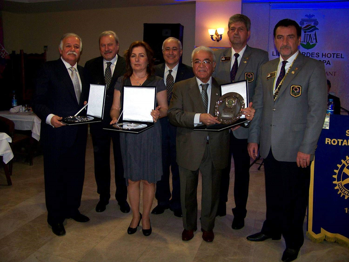 Rotary Kulübü\'nde Hizmet ve Meslek Ödülleri Sahiplerini Buldu