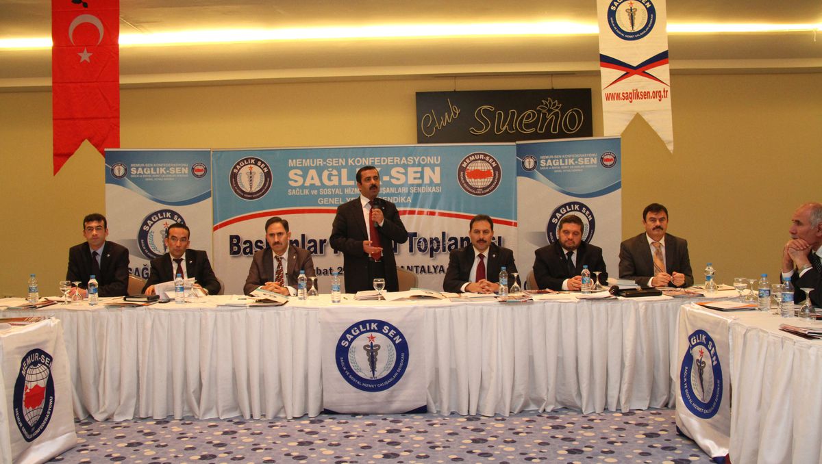 Sağlık-Sen Genel Başkanı Memiş: "Hizmet Kolu Sözleşmesinden Taviz Yok"