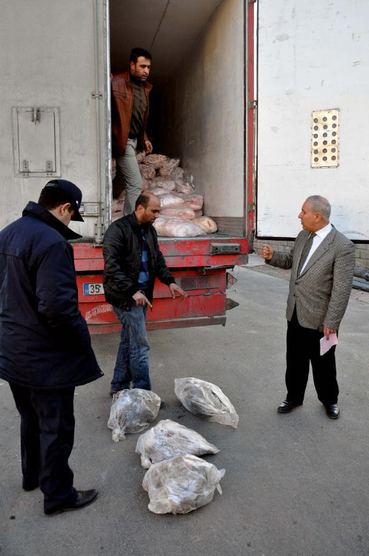 Sanayi Sitesinde 800 Kilo Bozuk Et Ele Geçti