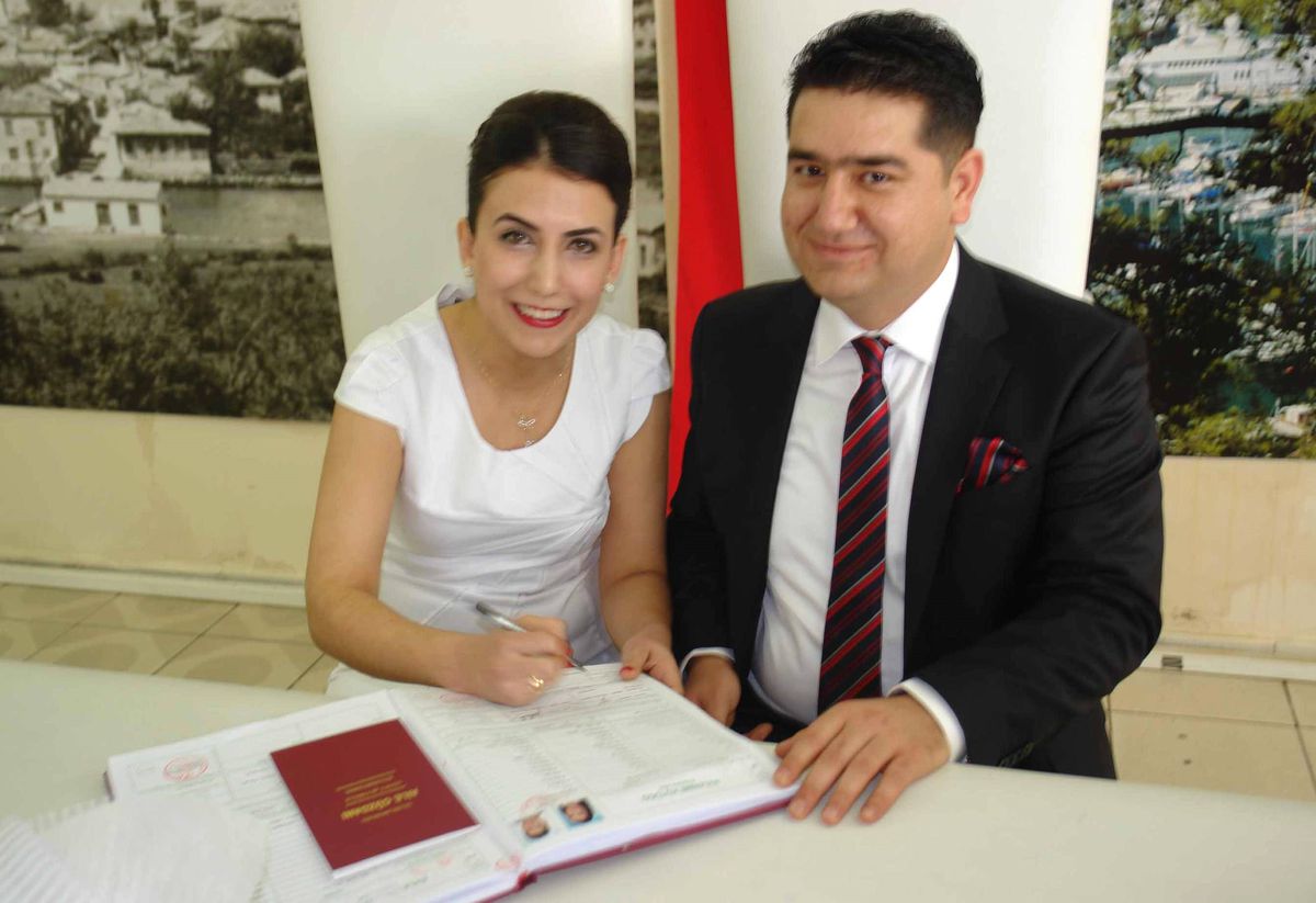 Sevgililer Günü'nde Nikah Masasına Oturdular