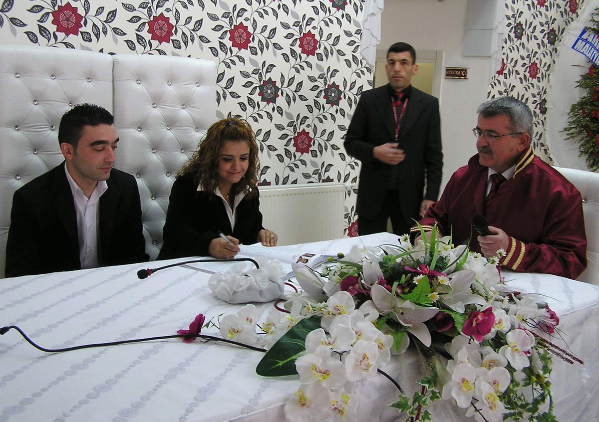 Sevgililer Günü\'nde Nikah Sürprizi