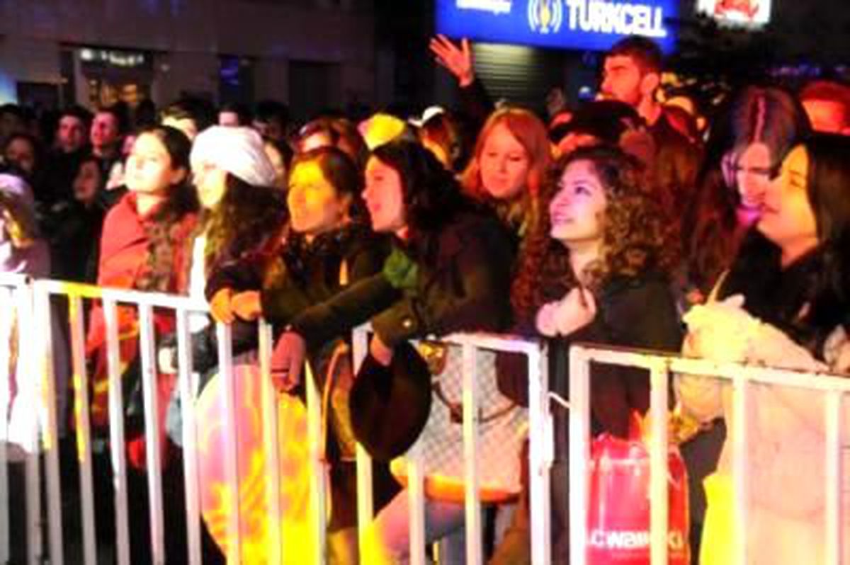Sevgililer Gününde Gece Yolcuları Konseri