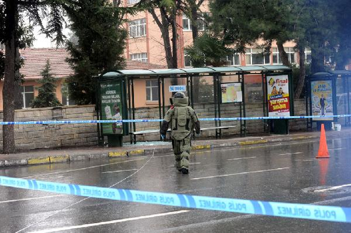 Şüpheli Çantadan, Sevgililer Günü Hediyesi Çıktı