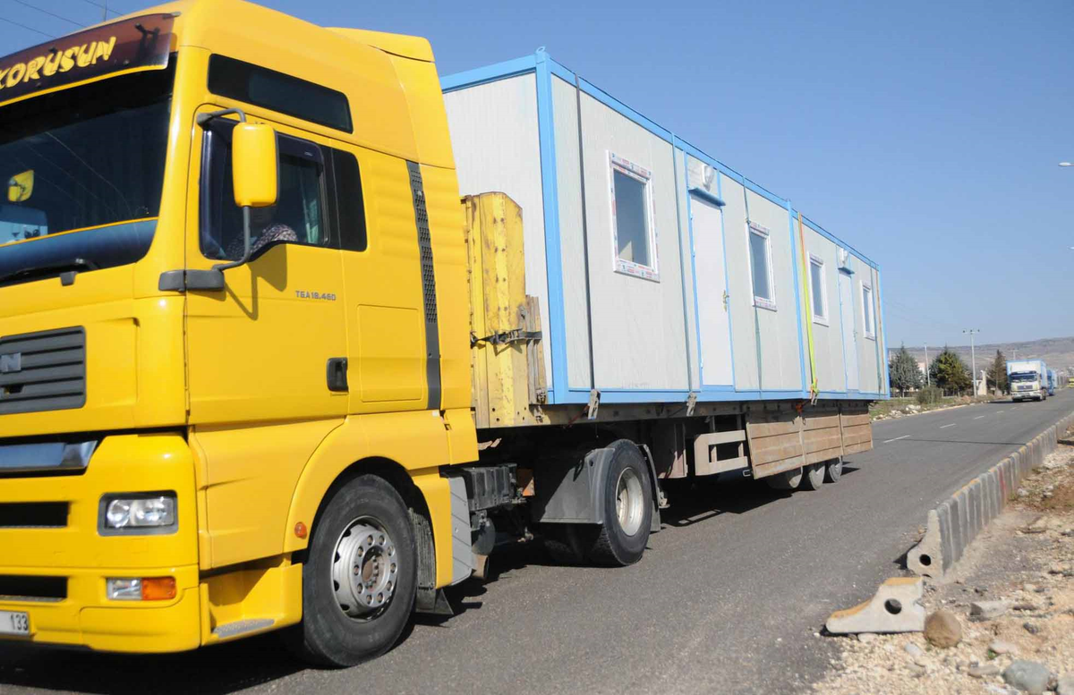 Suriyeli Mülteciler İçin Kilis'e Konteynır Sevkıyatı Sürüyor