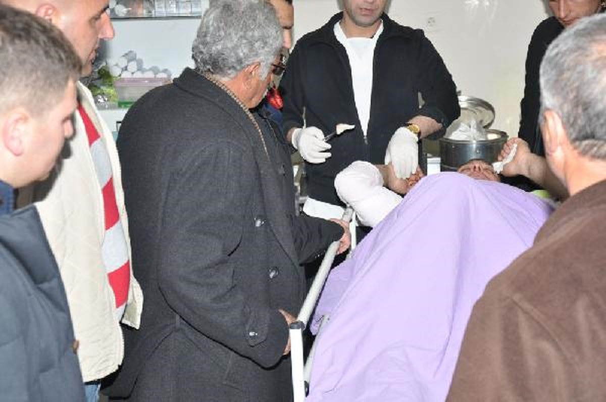 Tatvan\'da Trafik Kazası; 2 Ölü 2 Yaralı